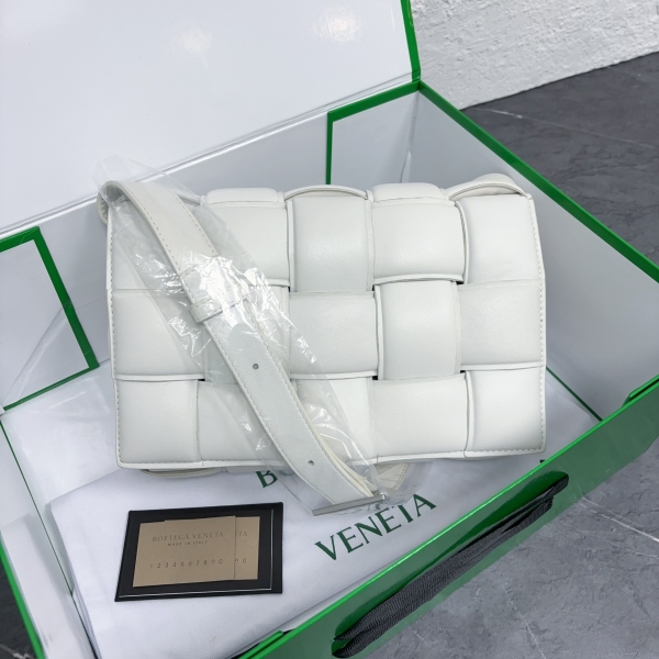 妃鱼/葆蝶家/95新/包包/市场价27500/250118RN0014