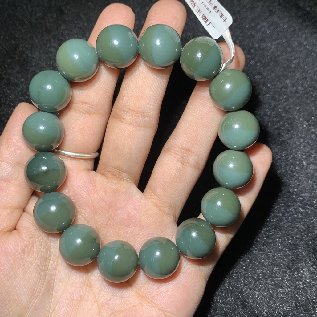 和田玉沙枣青圆珠精美手串珠径14mm