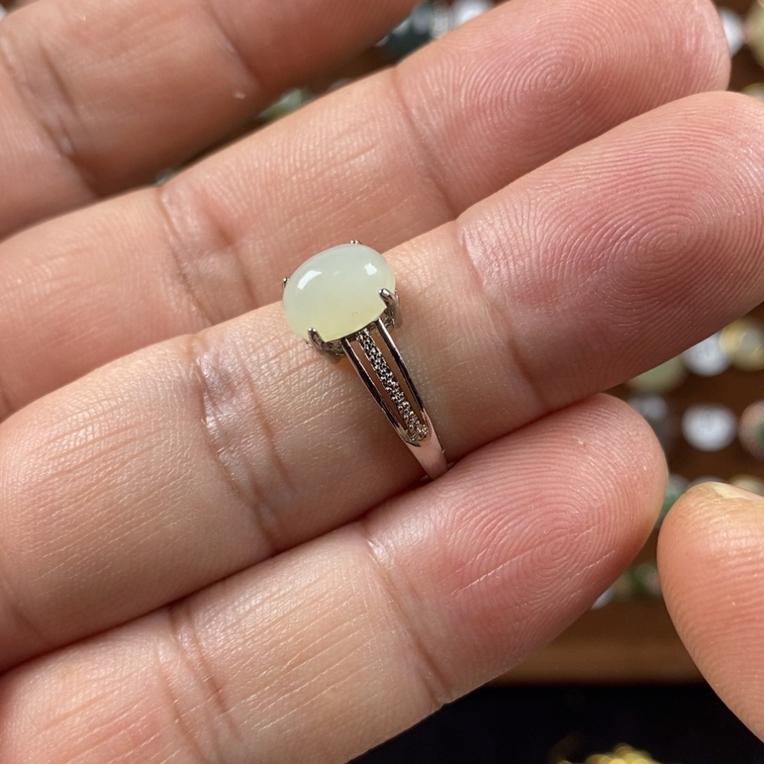 和田玉（青白玉）戒指合金