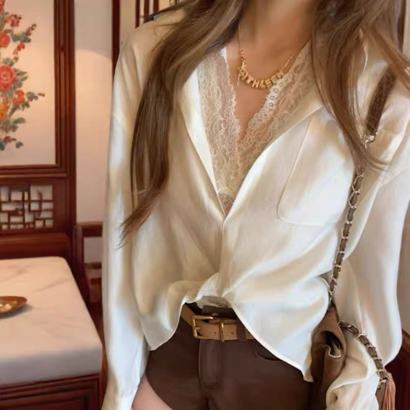 诱覓•umi米色蕾丝花边内搭背心+微透宽松衬衫+修身百搭短裤套装