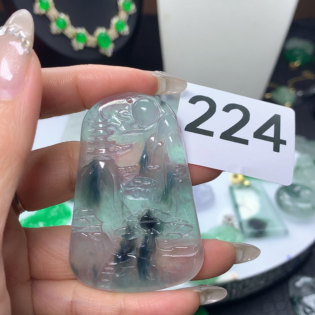 翡翠吊坠(赠链)未镶嵌