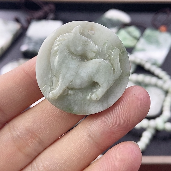 独山玉颈饰未镶嵌