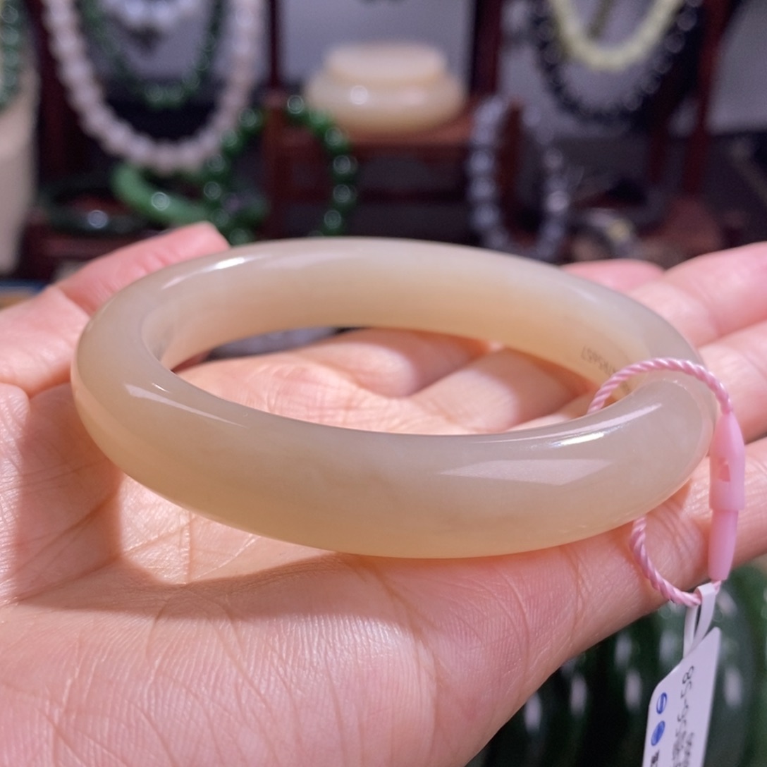 和田玉清货价精品老熟料浓藕粉正圈手镯56.8未镶嵌