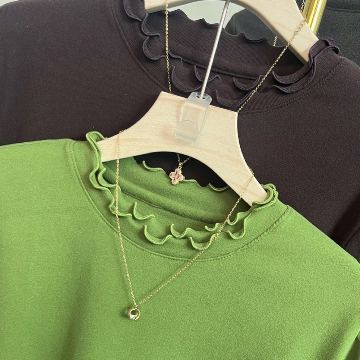 米朵 韩版百搭时尚显瘦保暖木耳边双层领磨毛慕斯绒打底衫