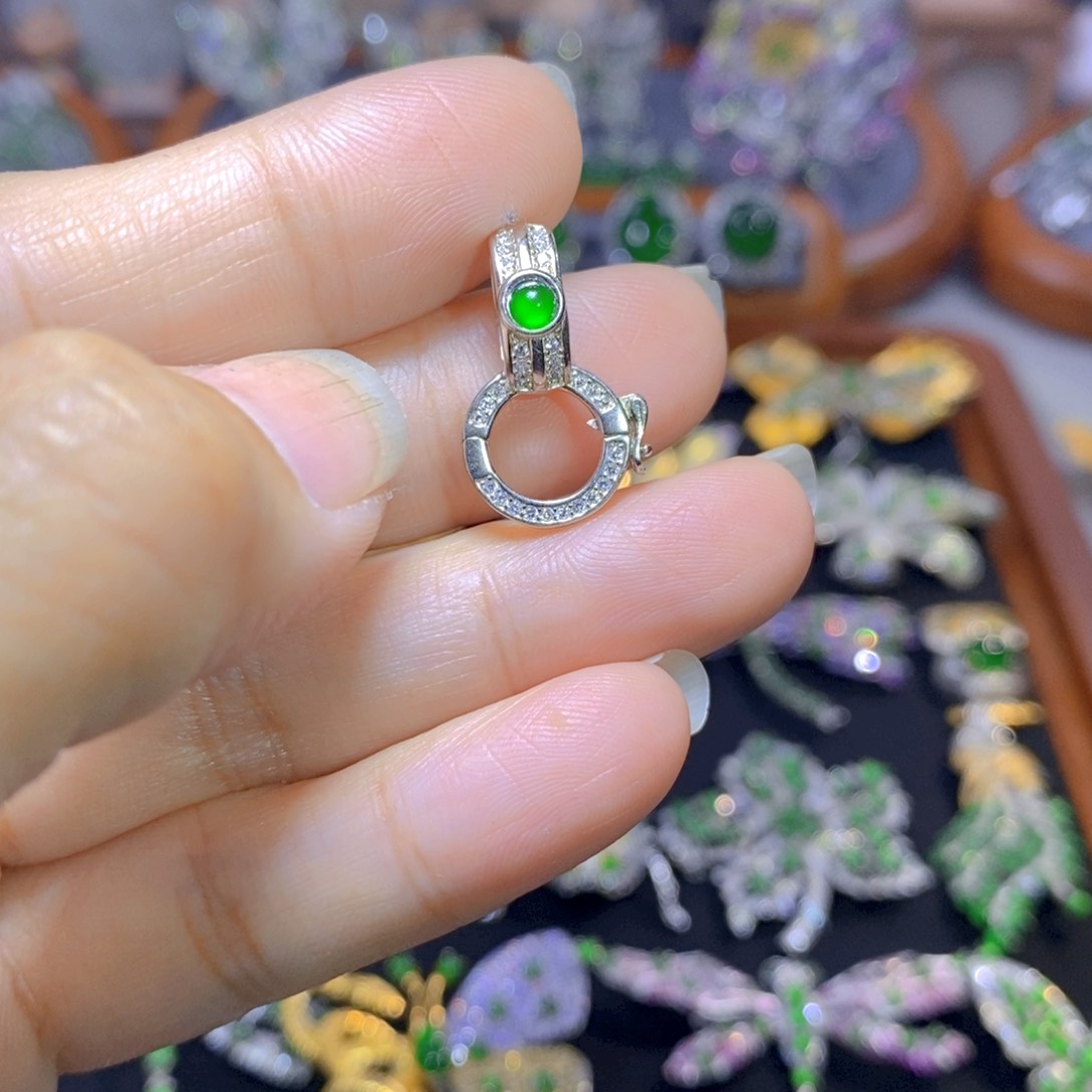 翡翠颈饰银S925镶嵌天然翡翠