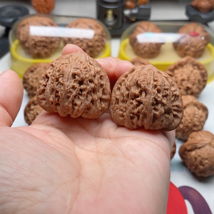 文玩核桃吊坠37密纹