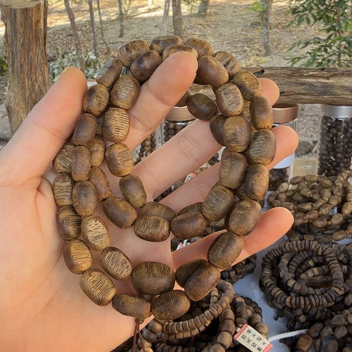 沉香碎屑沉香海南老白棋留疤多圈
