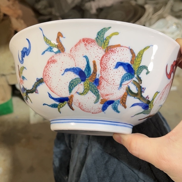 瓷片////////直径19.5厘米。红。