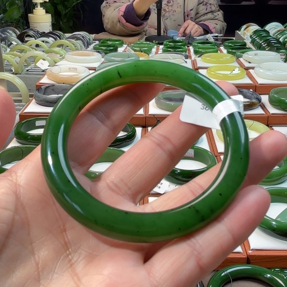 和田玉（碧玉）手镯未镶嵌