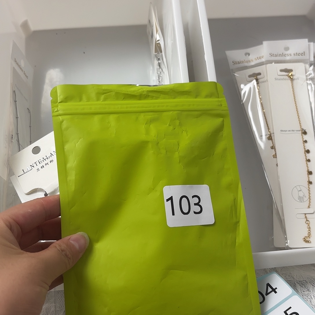 仿毛绒非金属福袋发夹随机发103饿