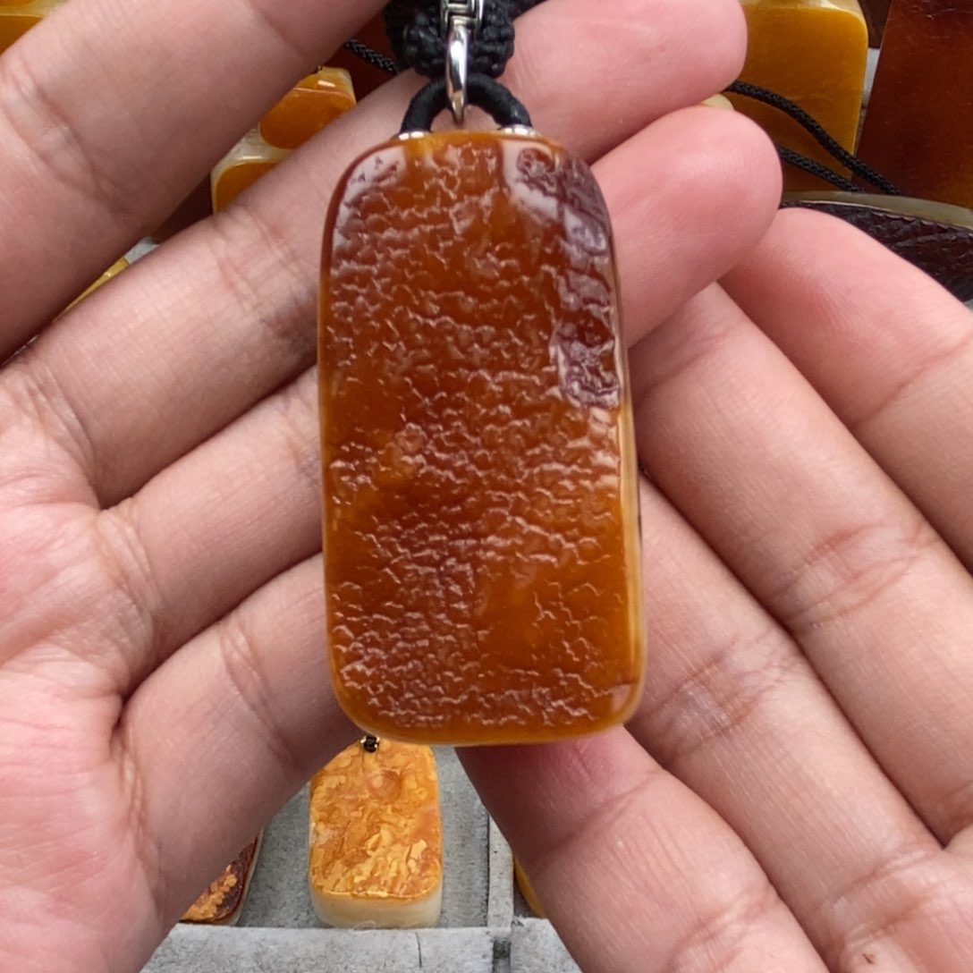 琥珀吊坠(赠链)未镶嵌