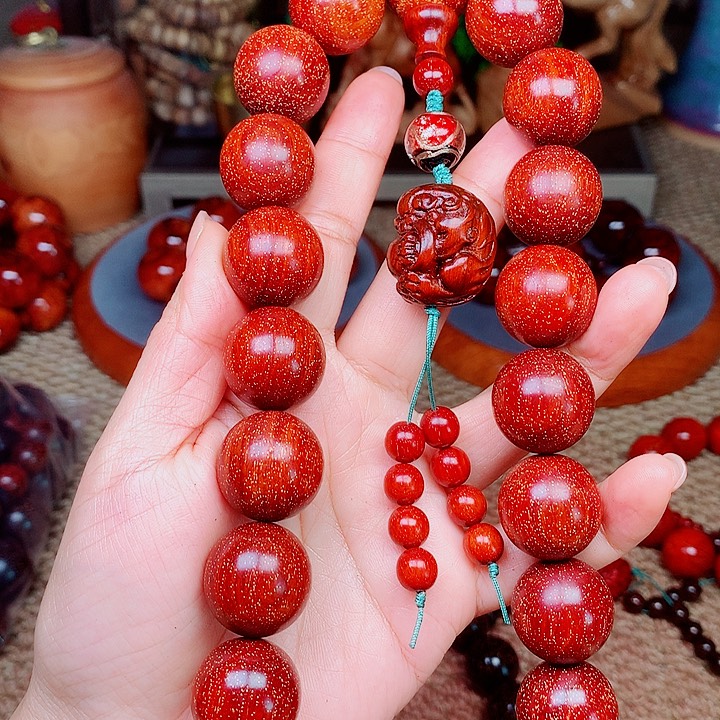 檀香紫檀（小叶紫檀）桃2.0手持红