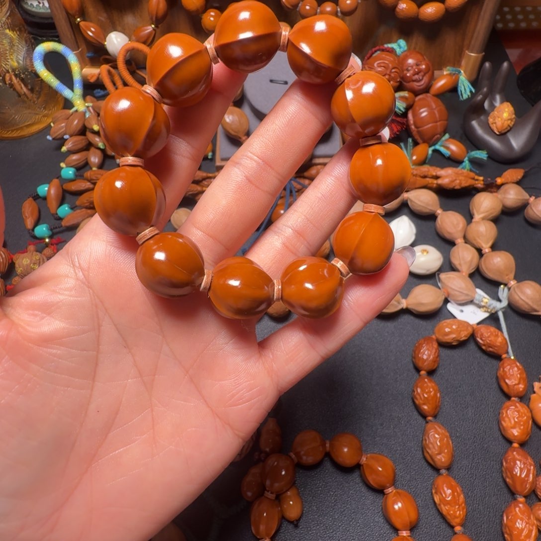 *****橄榄核手串/手链17左右鸡血红铁核鲨鱼背手串福利