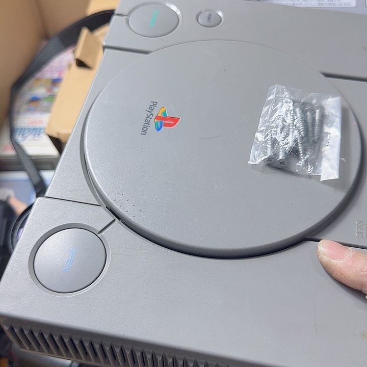 敢****方中古商品，瑕疵品，不保好坏。260