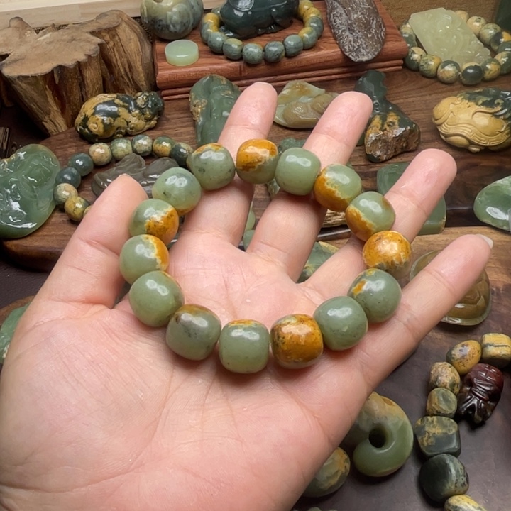 我***毛未镶嵌岫岩河磨玉（透闪石质玉）珠宝奇石