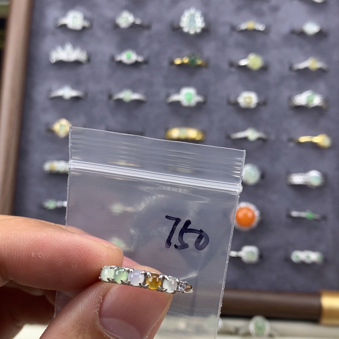 翡翠未镶嵌戒指750