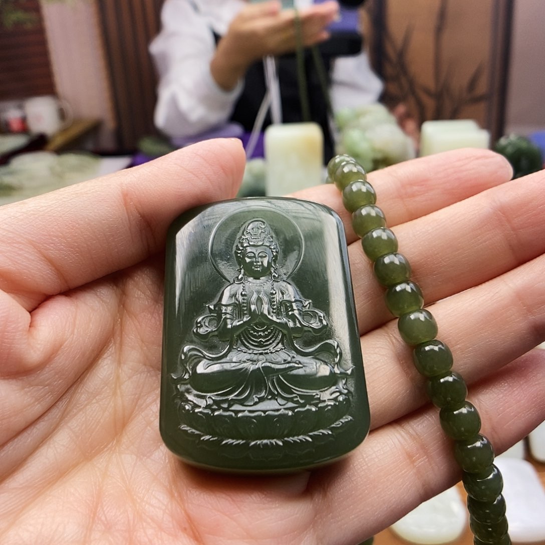 颈饰未镶嵌和田玉