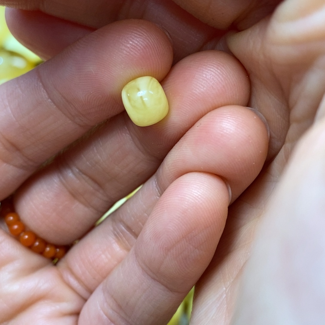 琥珀未镶嵌裸石蜜蜡配饰