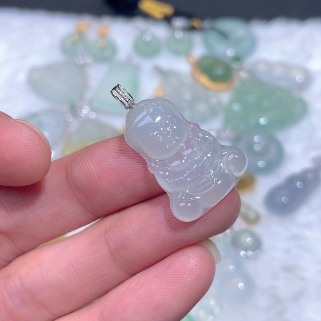 翡翠18K金镶嵌颈饰翡翠