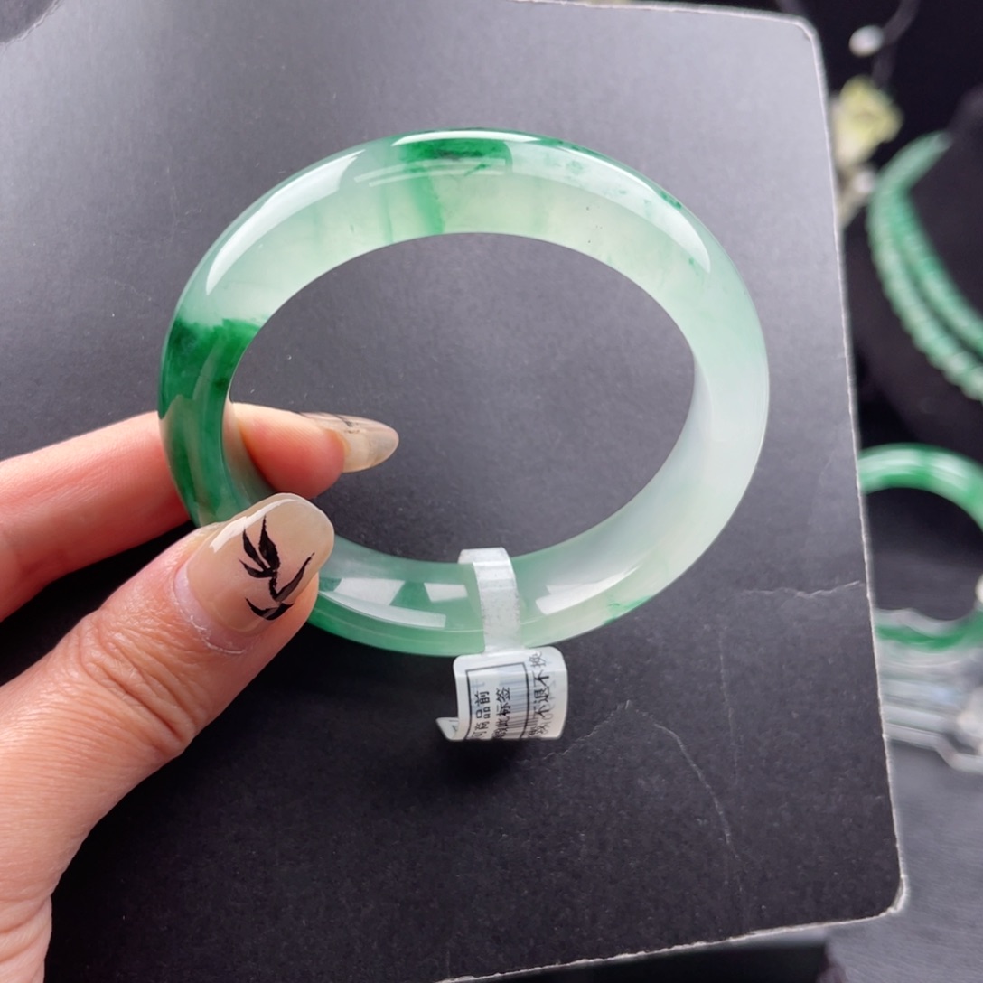 石英质玉手镯未镶嵌岛*