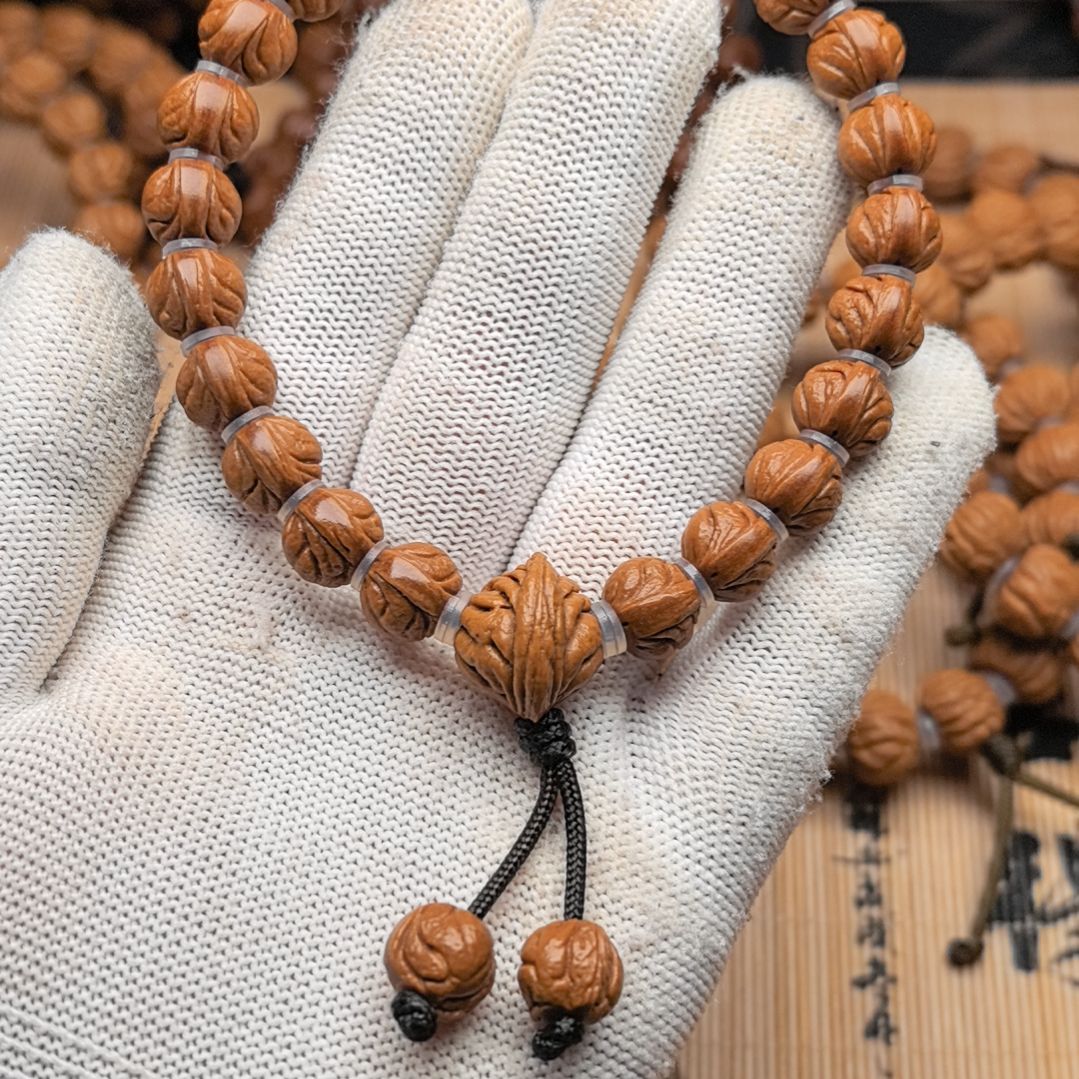 吊坠桃核小龙纹手持