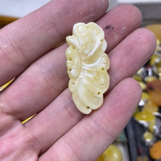 蜜蜡裸石未镶嵌吊坠