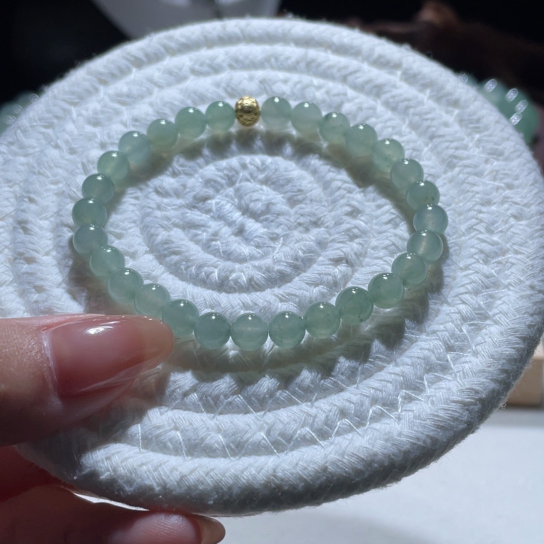 翡翠散珠晴水底色飘花手串卡6