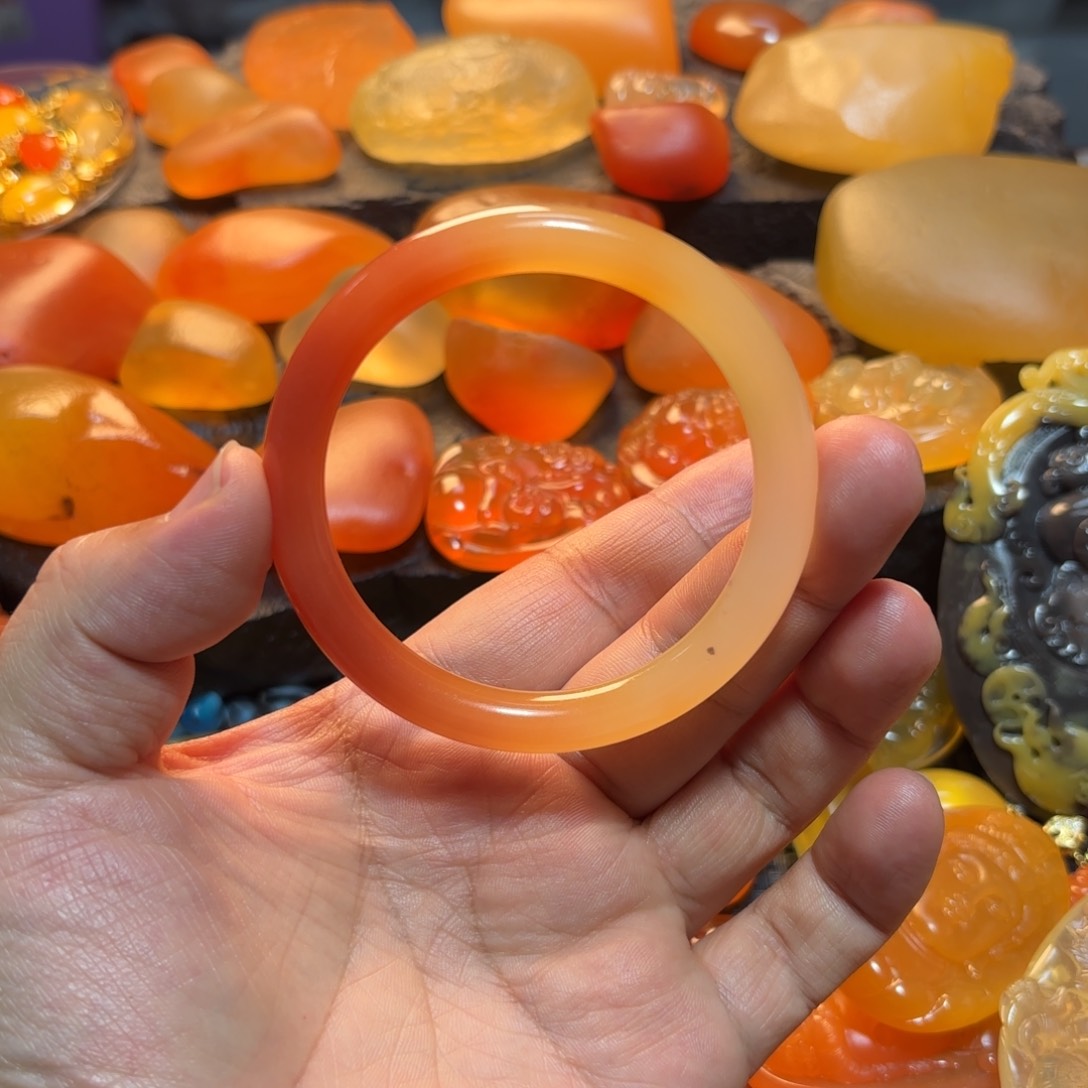 石英质玉手镯未镶嵌尘**定