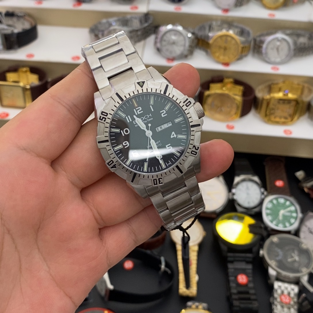 石英机芯不锈钢钢硬汉十年不用换电池