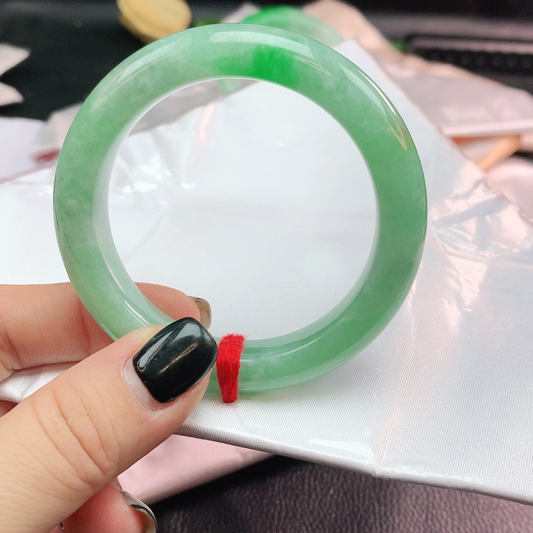 翡翠手镯未镶嵌正882323