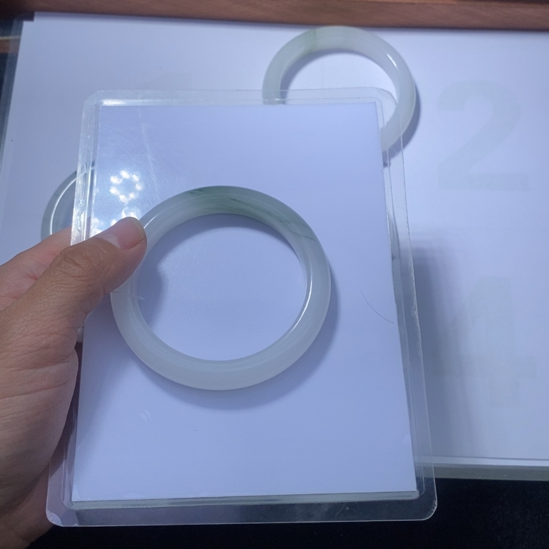 A***.石英质玉（天山翠）未镶嵌手镯