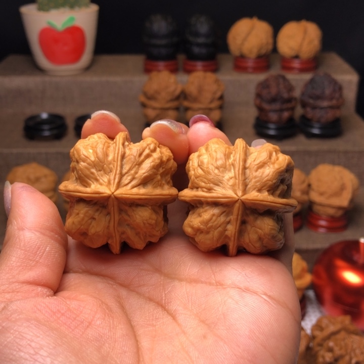 文玩核桃把件魏59金尊八面蟾