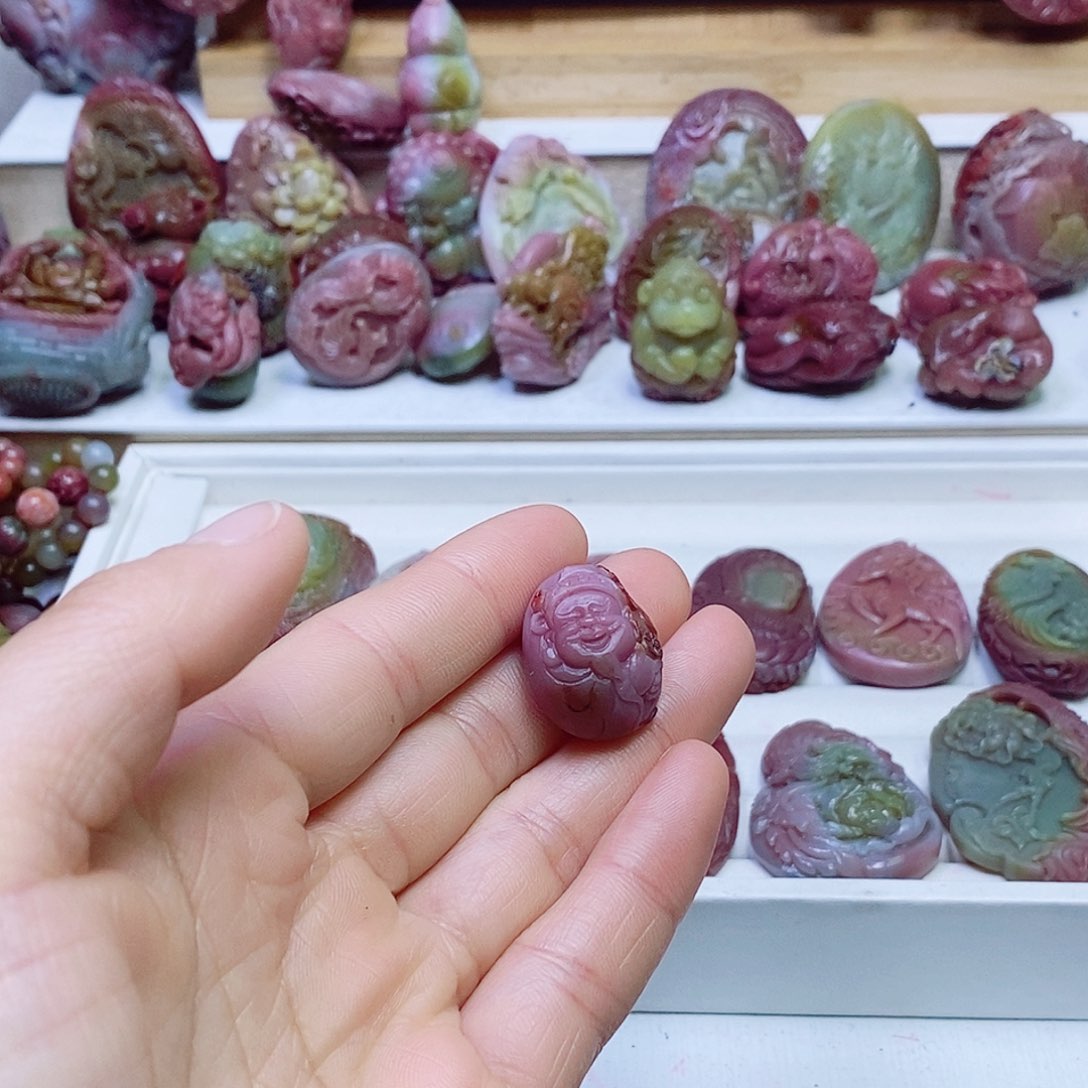 玛瑙/玉髓盐源玛瑙吊坠未镶嵌