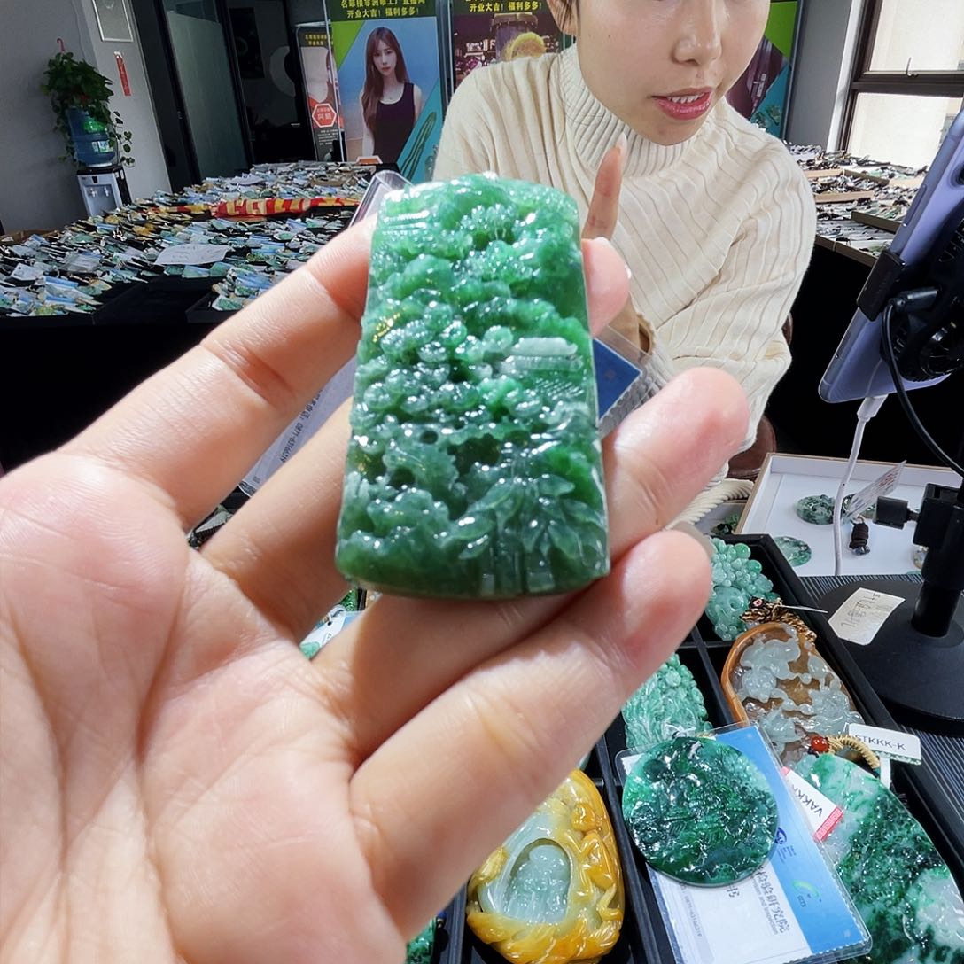 颈饰未镶嵌翡翠一