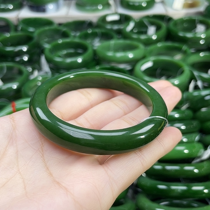 未镶嵌手镯和田玉（碧玉）