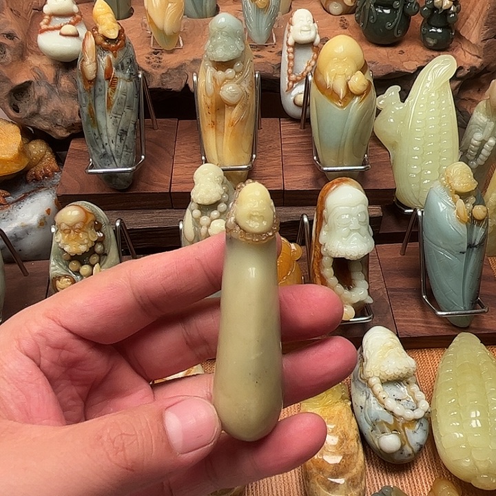 蛇纹石玉未镶嵌吊坠