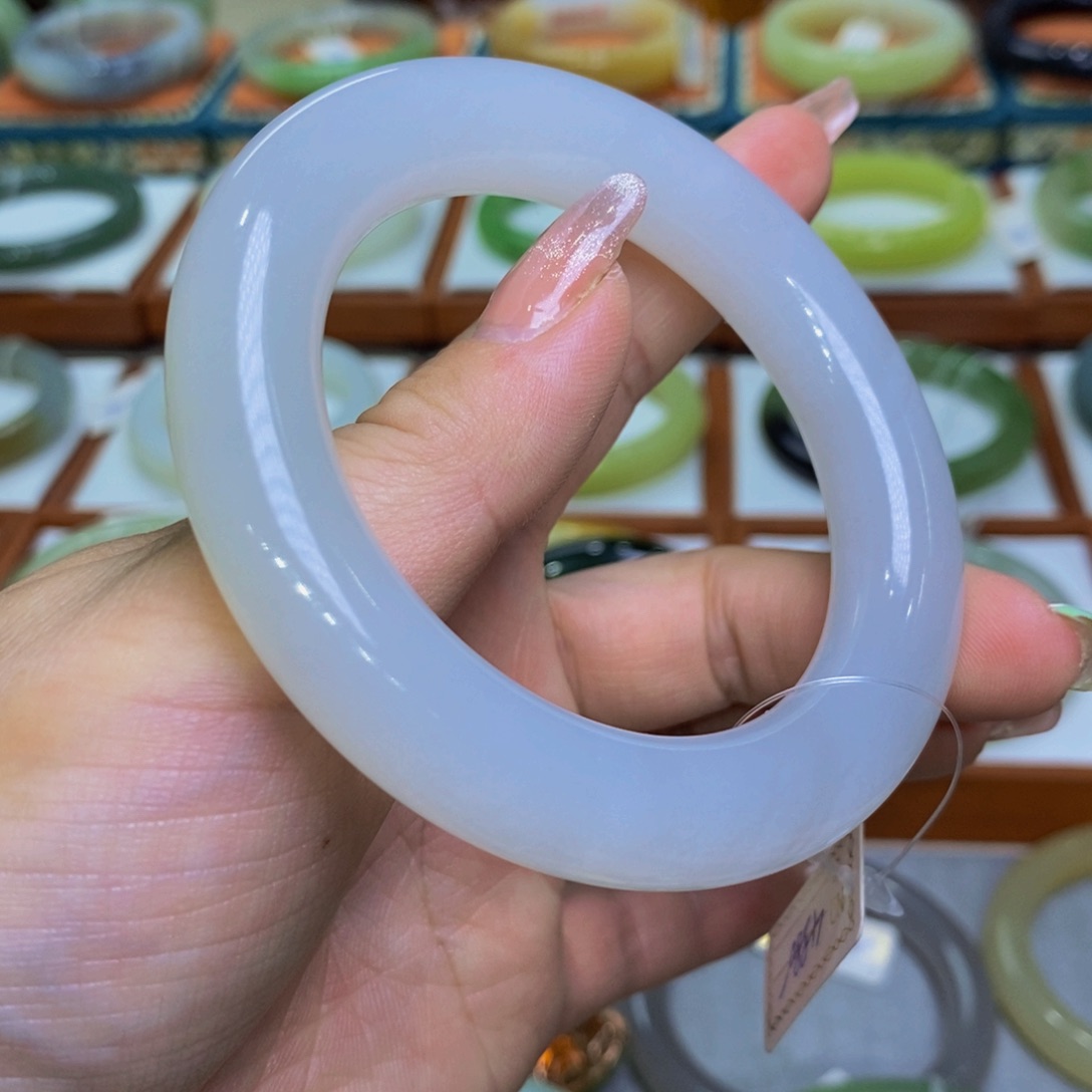 和田玉冰白飘蜂蜜糖56.5未镶嵌