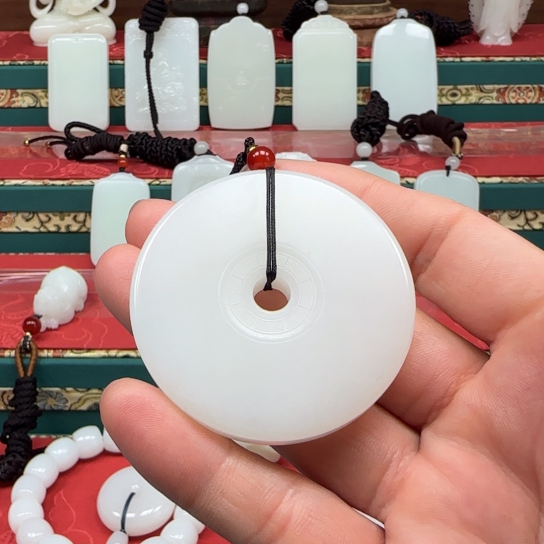 和田玉未镶嵌挂件仁**朵