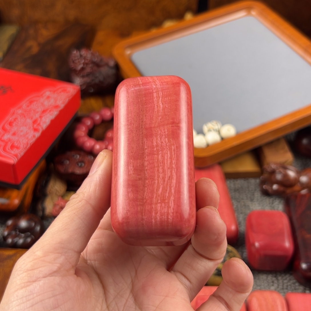 泽***童粉象极品大手把件1111