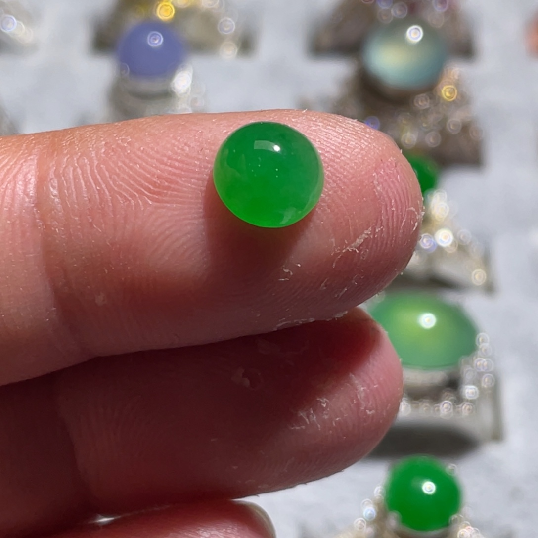 翡翠配石正阳绿蛋面裸石