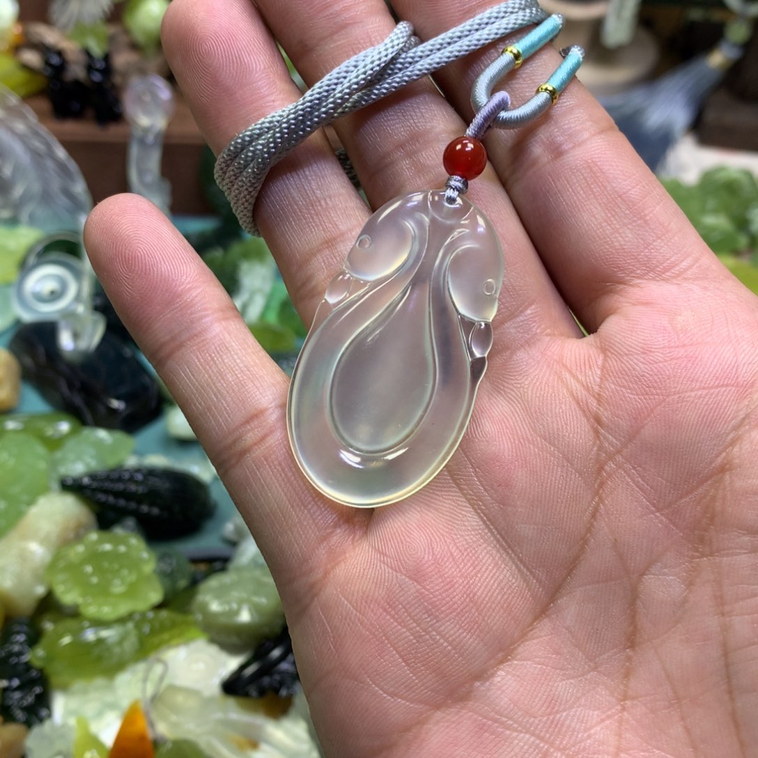 岫玉颈饰未镶嵌水滴