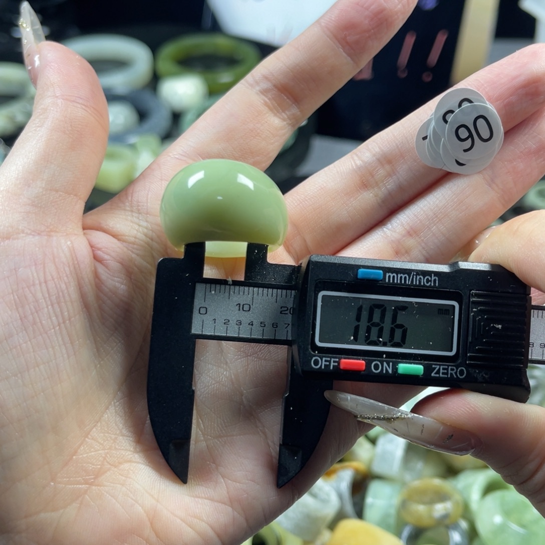蛇纹石玉未镶嵌戒指