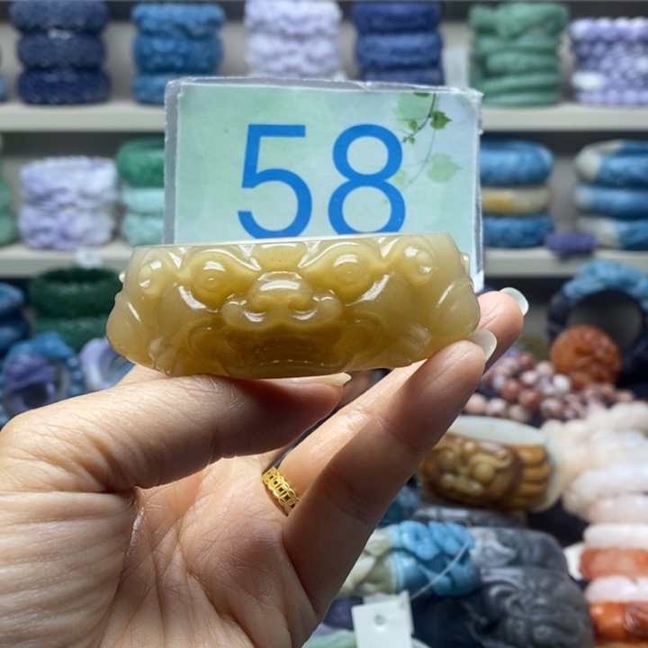 未镶嵌手镯石英岩玉