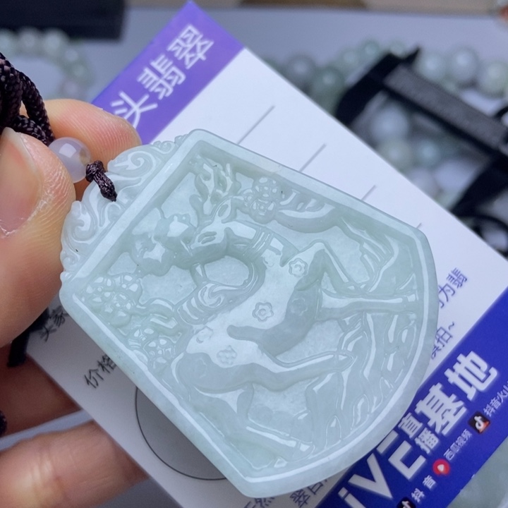翡翠颈饰未镶嵌翡翠