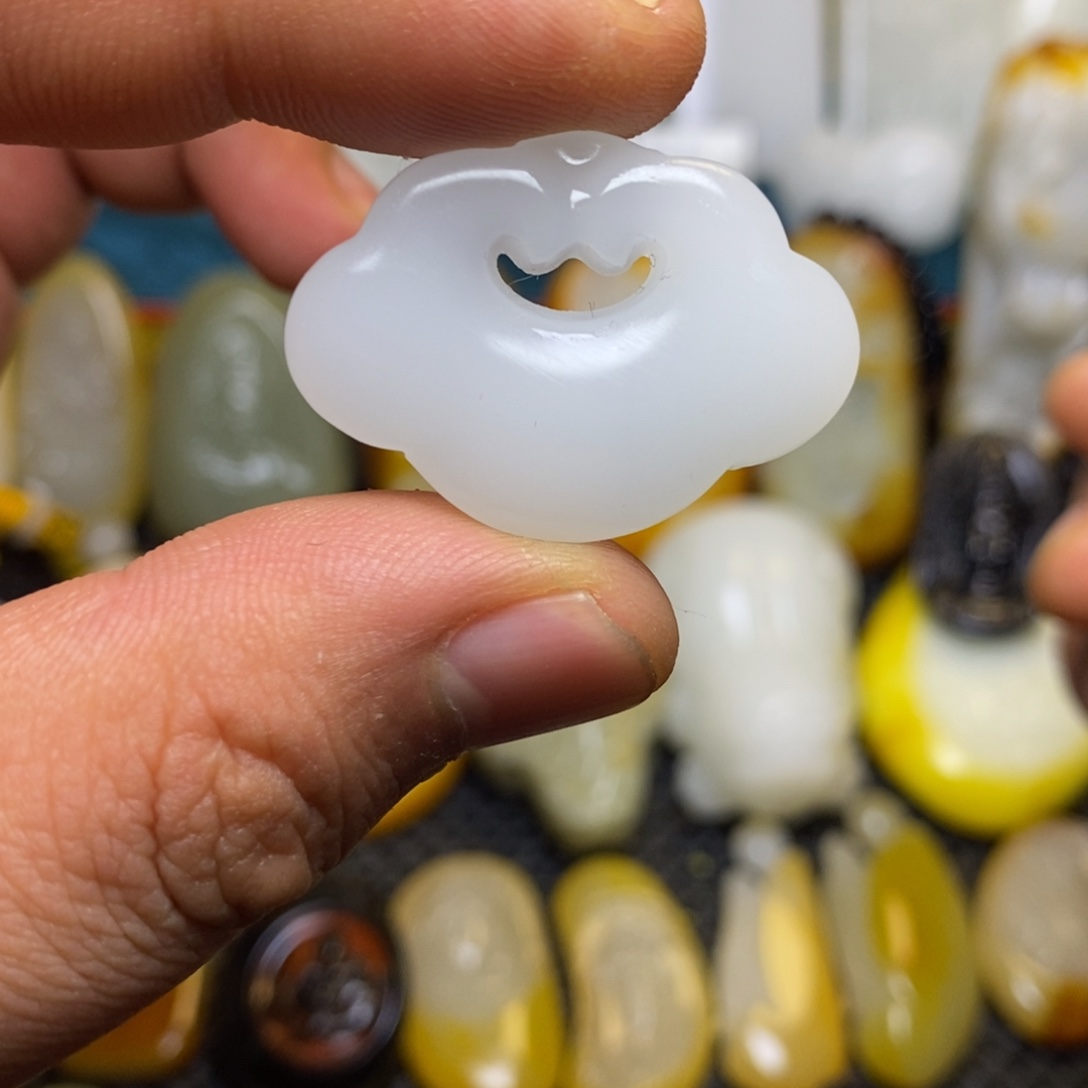 和田玉未镶嵌颈饰