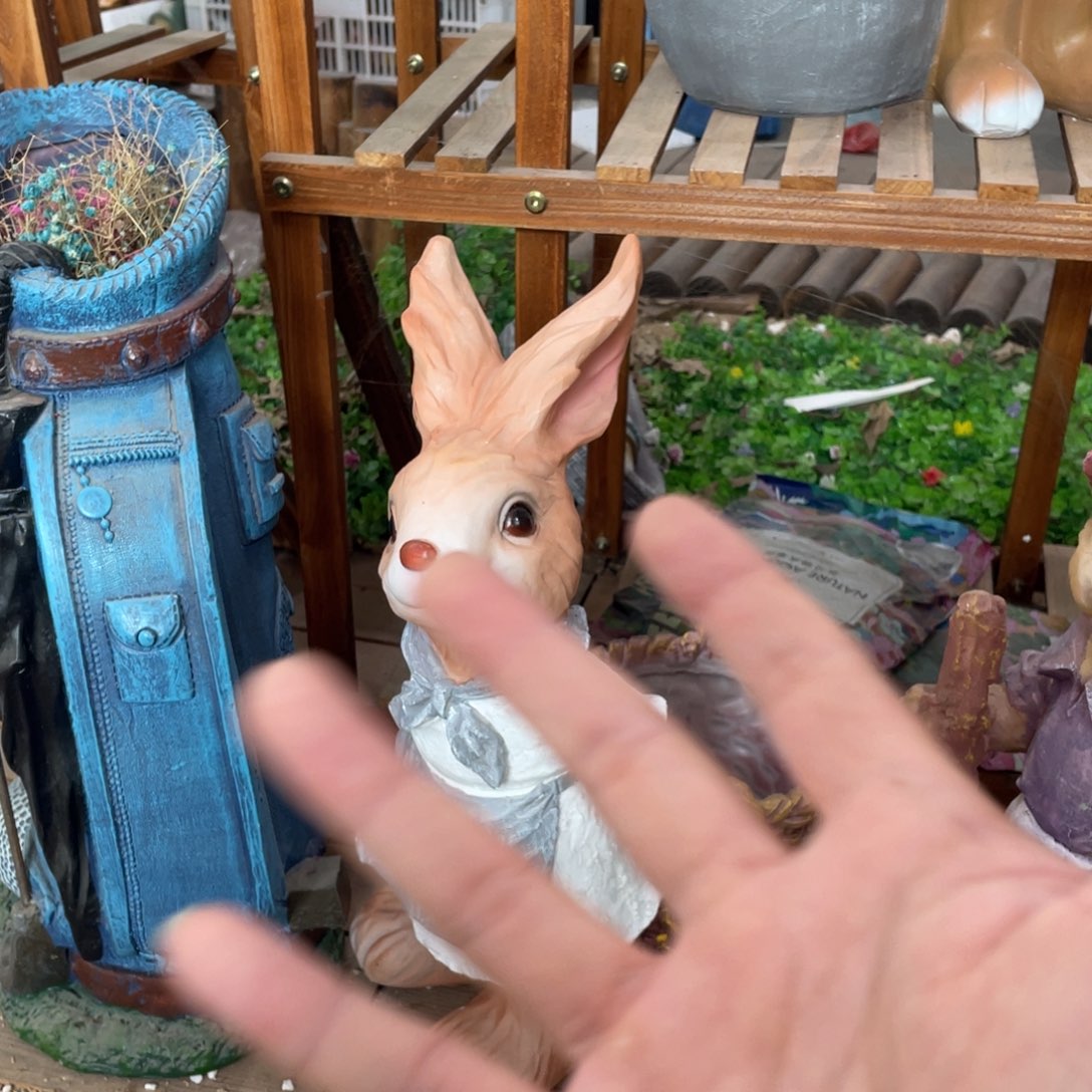 【闪购商品】树脂老款背篓兔盆