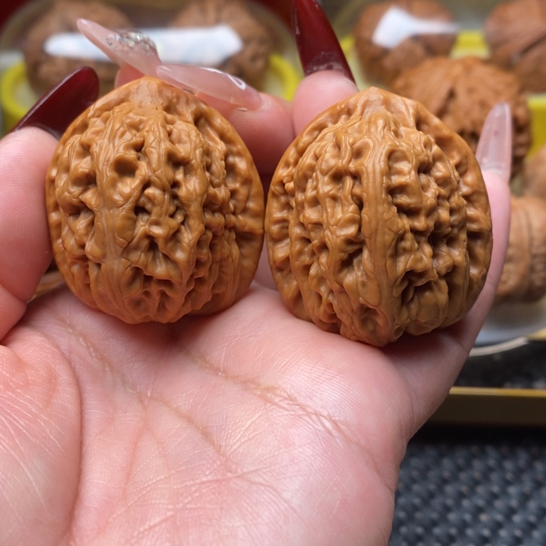 文玩核桃吊坠38红锦鲤