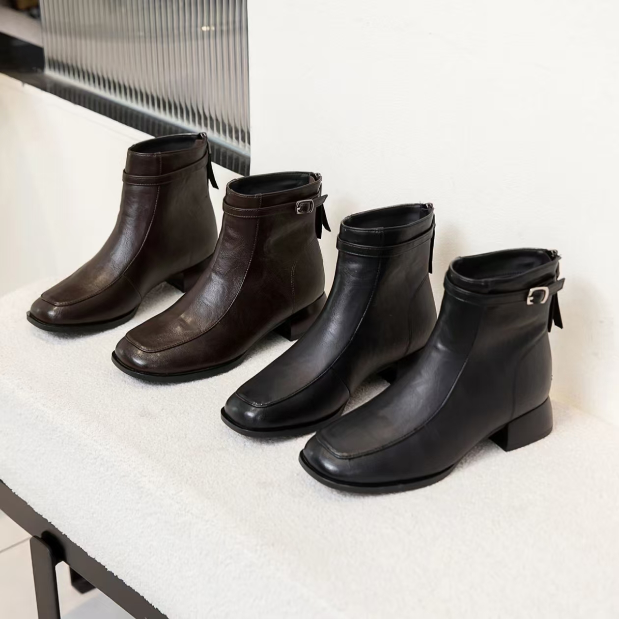 法式粗跟软底单里加绒短靴女秋冬百搭时尚复古方头短靴Y9263