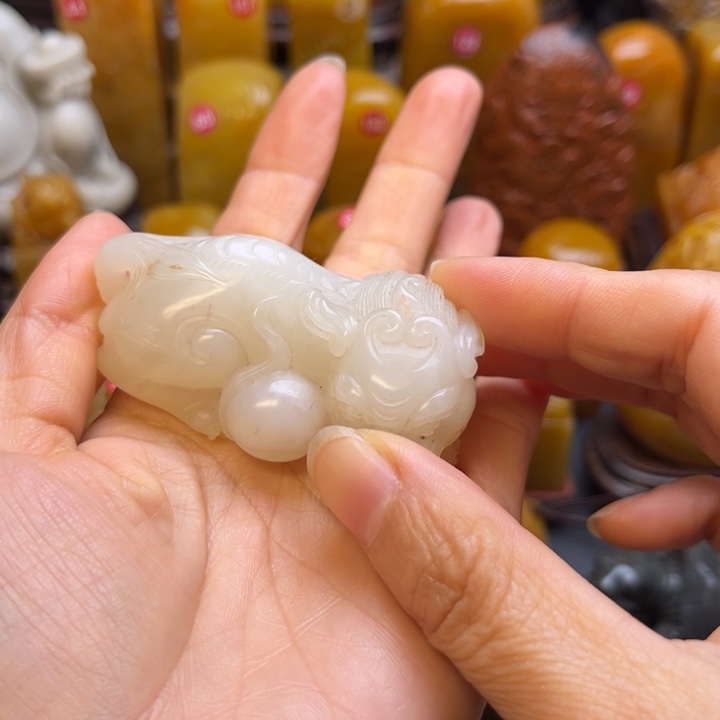 寿山石印石跟***杯题材：工艺品