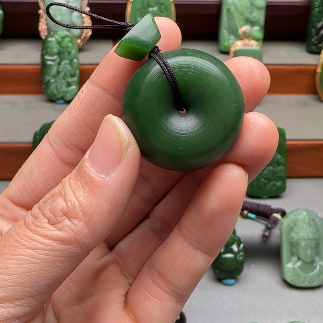 未镶嵌和田玉挂件